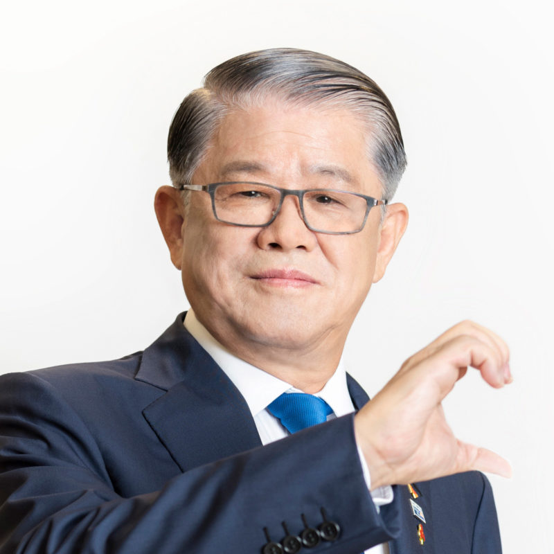 Sk networks chairman choi crop